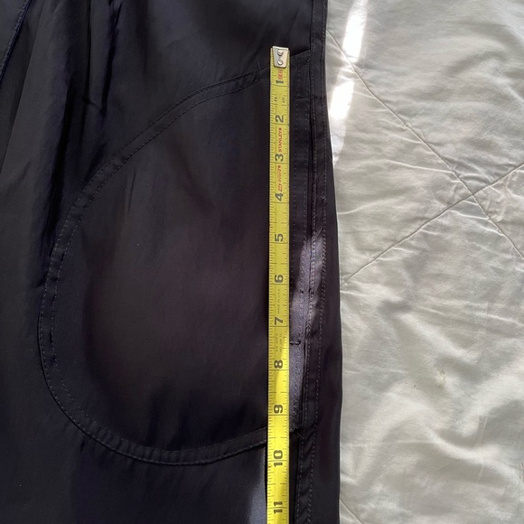 The “Mini” of the “DONATELLA”  classic reversible coat with pleated hood - Picture 9 of 16